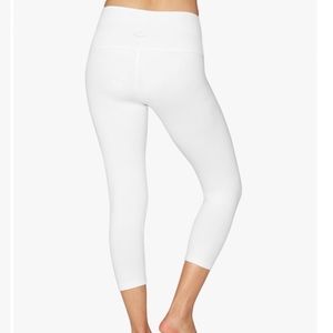 Beyond yoga white capris!
